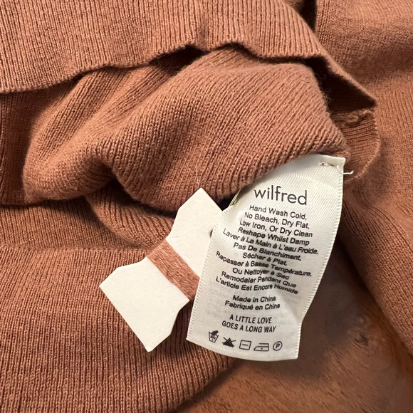 Aritzia Rebecca Crop Sweater - Picture 3 of 3